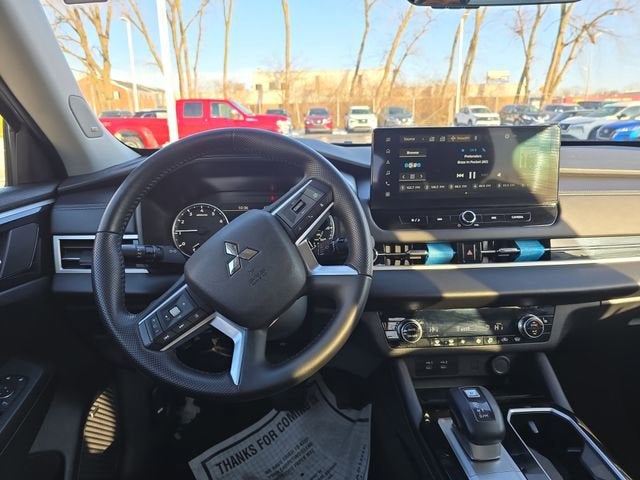 2025 Mitsubishi Outlander SE