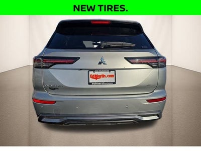 2025 Mitsubishi Outlander SE
