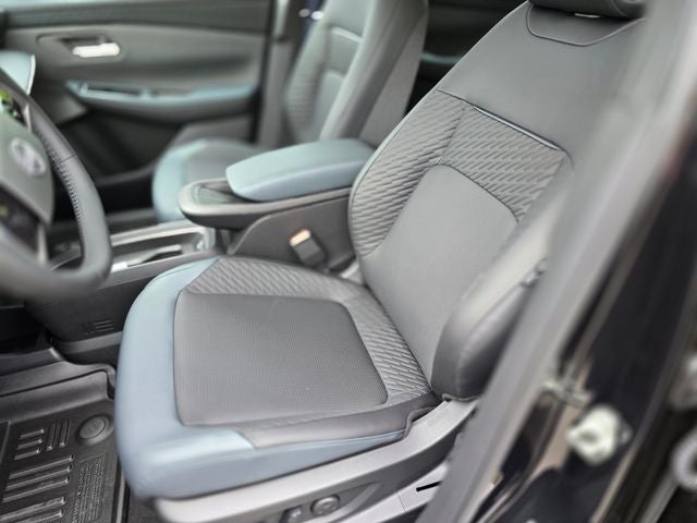 2026 Nissan Leaf PLATINUM+
