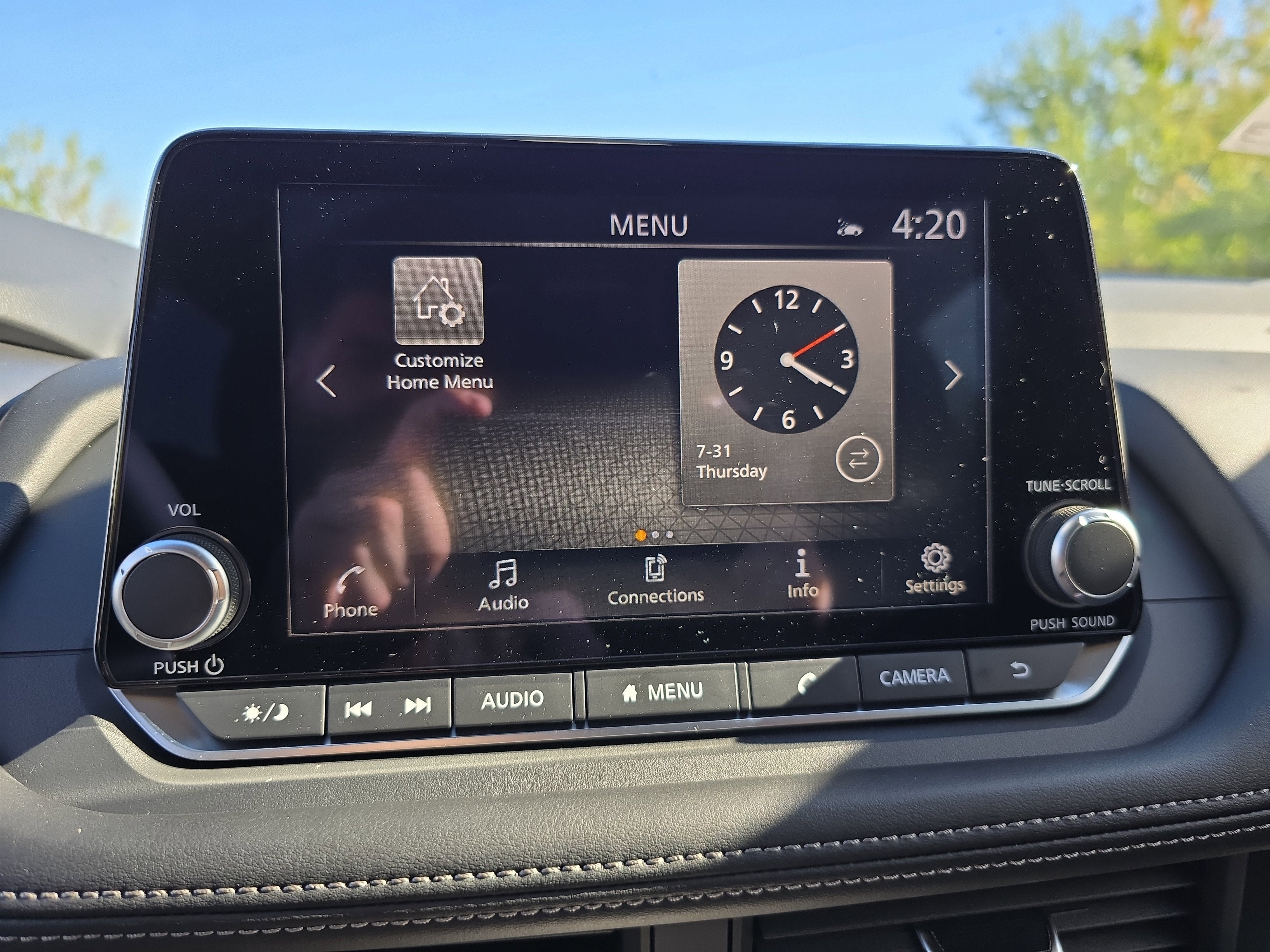 2026 Nissan Rogue SV