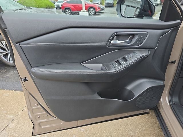 2025 Nissan Rogue SL