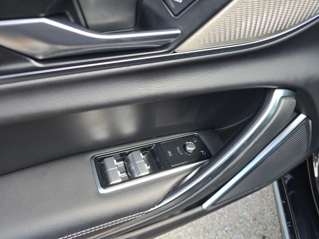 2024 Jaguar XF R-Dynamic SE