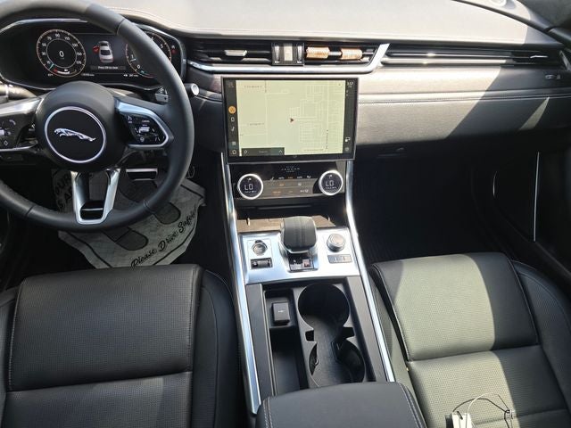 2024 Jaguar XF R-Dynamic SE