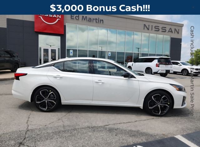 2025 Nissan Altima SR