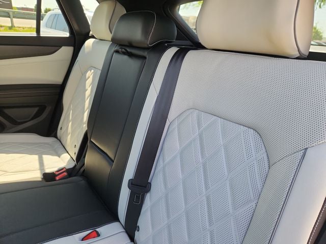 2024 Volkswagen Atlas Cross Sport 2.0T SEL Premium R-Line