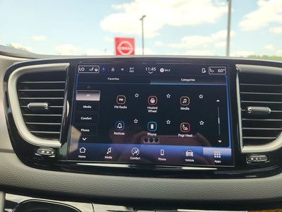2025 Chrysler Pacifica Select