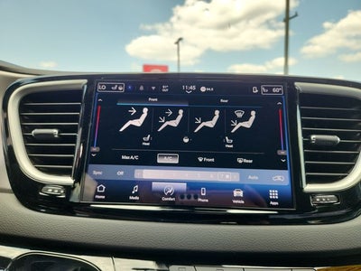 2025 Chrysler Pacifica Select