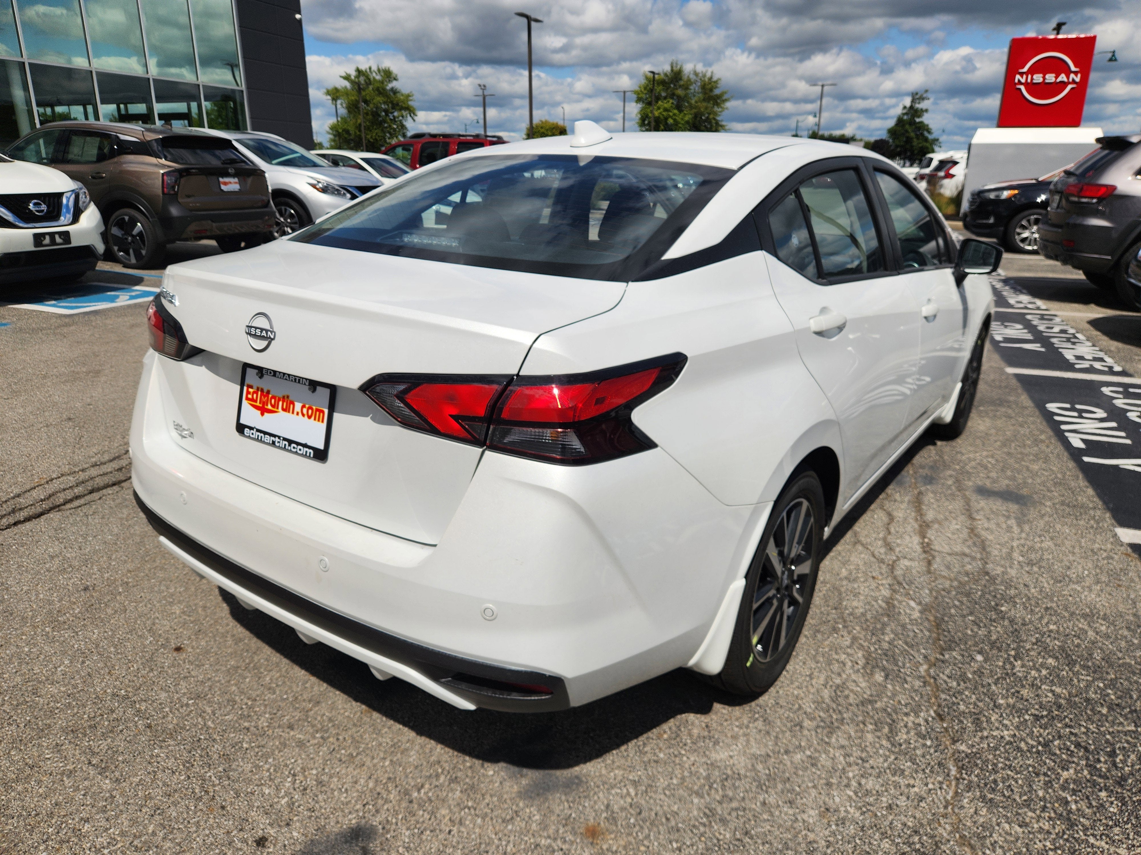 2025 Nissan Versa SV