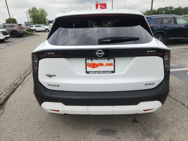 2025 Nissan Kicks SV