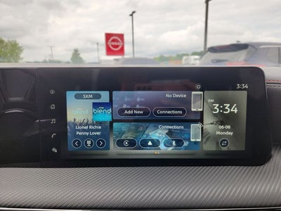 2025 Nissan Kicks SR