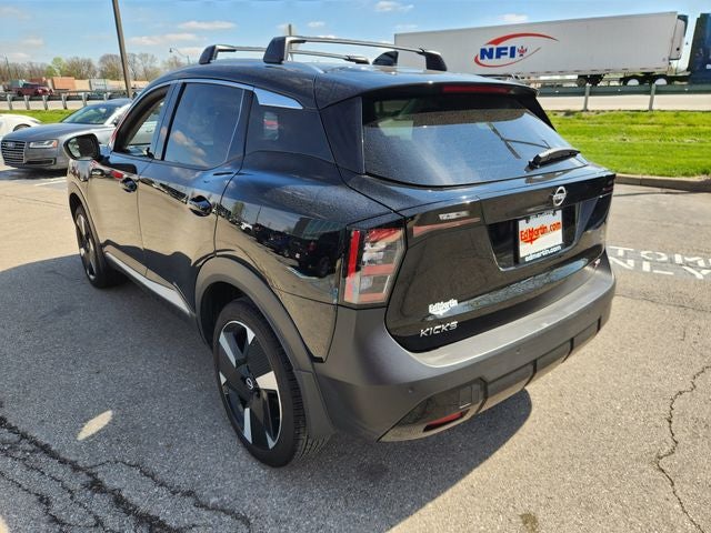 2025 Nissan Kicks SR