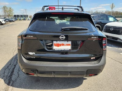 2025 Nissan Kicks SR