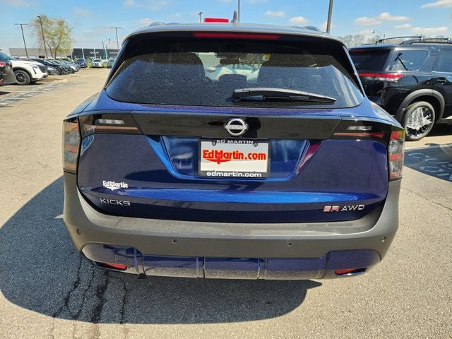 2025 Nissan Kicks SR