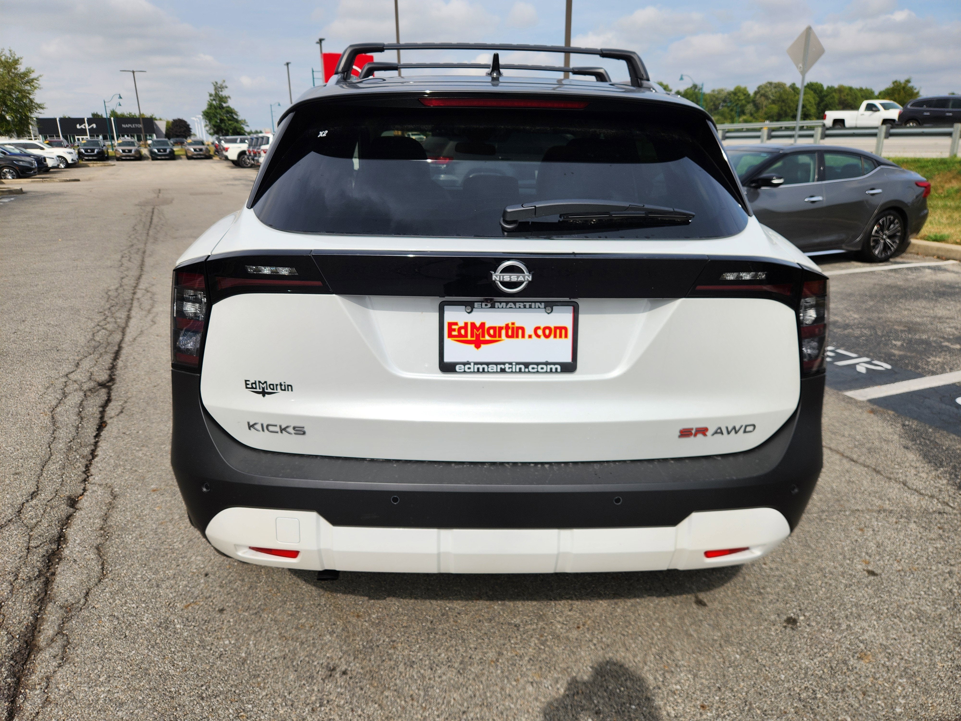 2026 Nissan Kicks SR