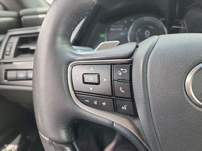 2022 Lexus ES 300h Ultra Luxury