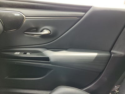 2022 Lexus ES 300h Ultra Luxury