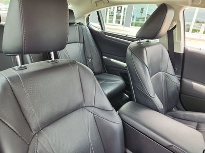 2022 Lexus ES 300h Ultra Luxury