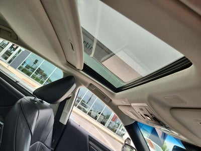 2022 Lexus ES 300h Ultra Luxury