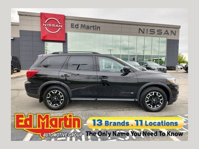 2020 Nissan Pathfinder SL