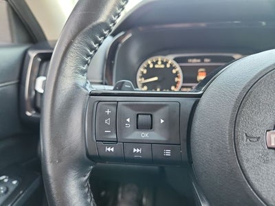 2022 Nissan Pathfinder SV