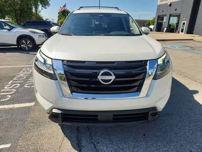 2022 Nissan Pathfinder SV