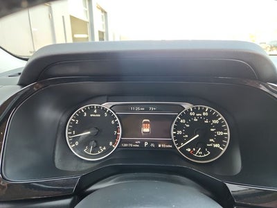 2022 Nissan Pathfinder SV