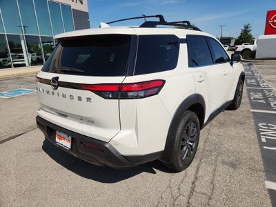 2022 Nissan Pathfinder SV