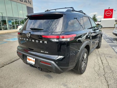 2023 Nissan Pathfinder SV
