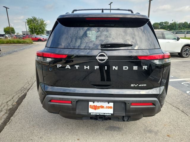 2023 Nissan Pathfinder SV