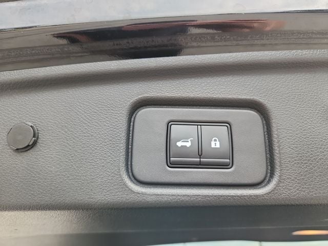 2023 Nissan Pathfinder SV