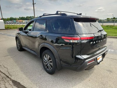 2023 Nissan Pathfinder SV