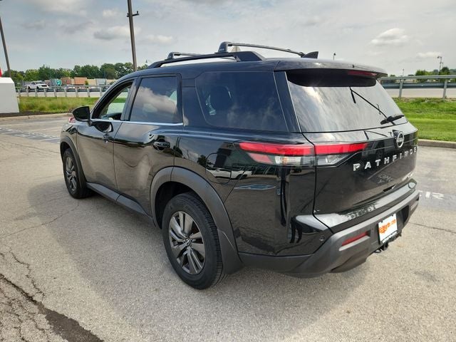 2023 Nissan Pathfinder SV