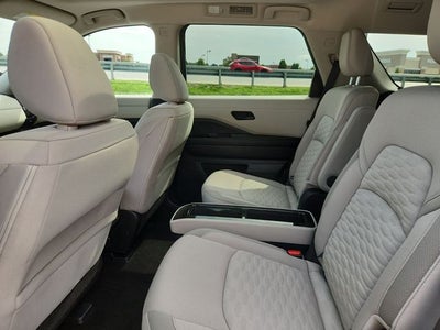 2023 Nissan Pathfinder SV