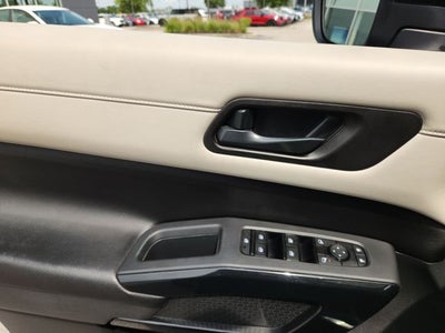 2023 Nissan Pathfinder SV