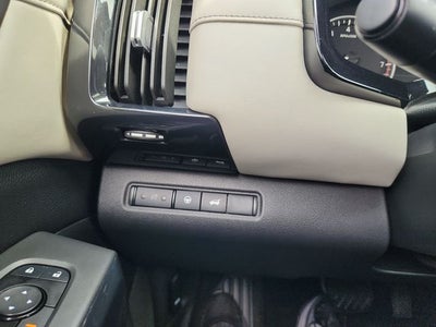 2023 Nissan Pathfinder SV