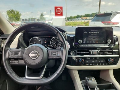 2023 Nissan Pathfinder SV