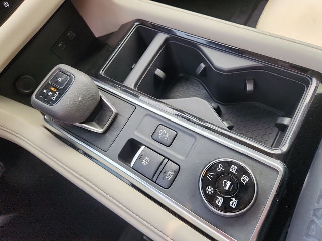 2023 Nissan Pathfinder SV