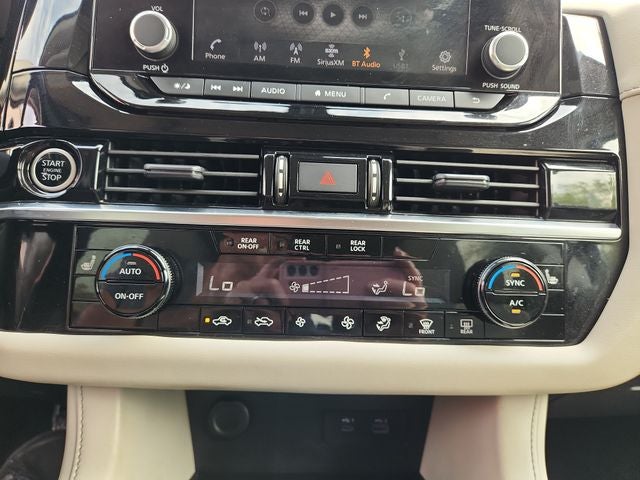 2023 Nissan Pathfinder SV