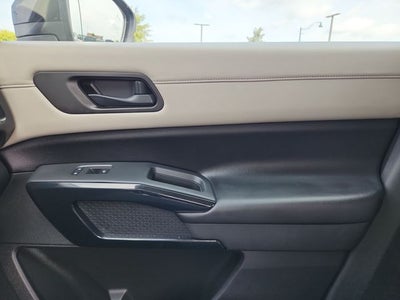 2023 Nissan Pathfinder SV