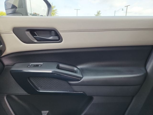 2023 Nissan Pathfinder SV
