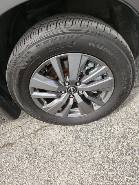 2023 Nissan Pathfinder SV