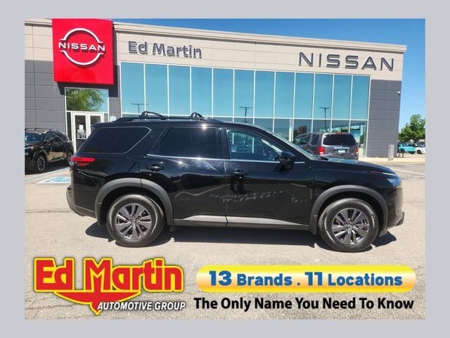 2023 Nissan Pathfinder SV