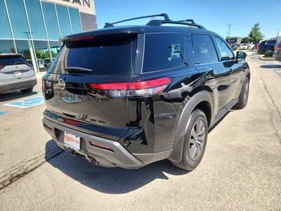2023 Nissan Pathfinder SV