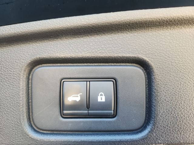 2023 Nissan Pathfinder SV