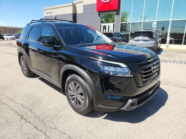 2023 Nissan Pathfinder SV