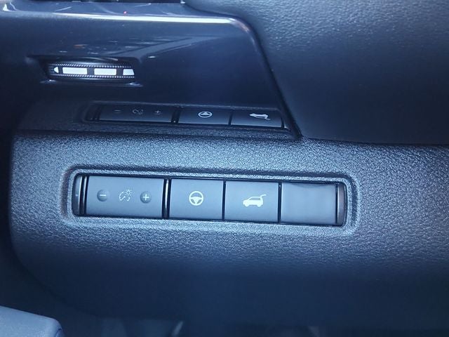 2023 Nissan Pathfinder SV