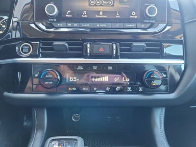 2023 Nissan Pathfinder SV