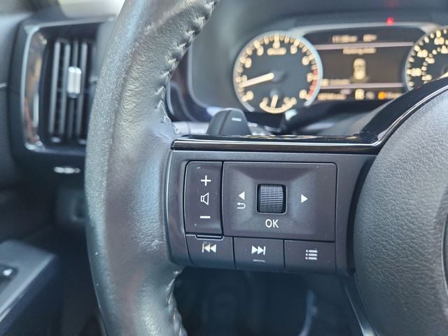 2023 Nissan Pathfinder SV