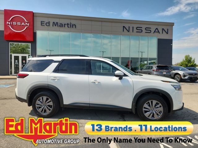 2025 Nissan Pathfinder SV