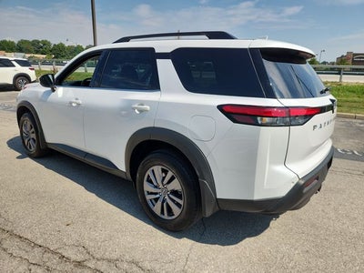 2025 Nissan Pathfinder SV